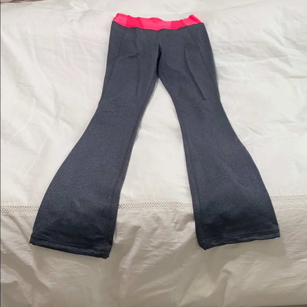 Lululemon long gray bell pant with pink band
